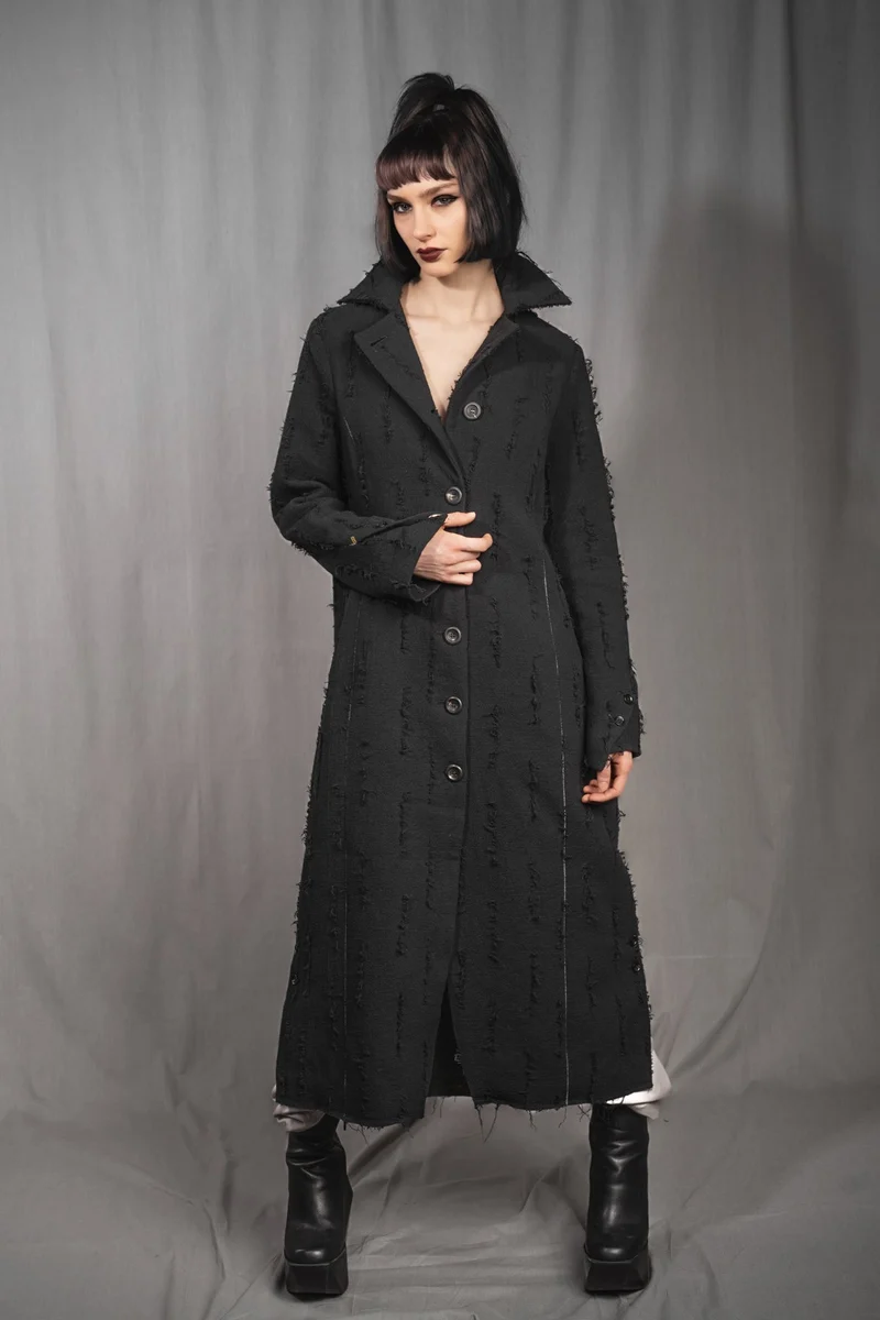 eigensinnig wien | Voltaire | Extravaganter Designer Damen Avantgarde-Langmantel in Grau