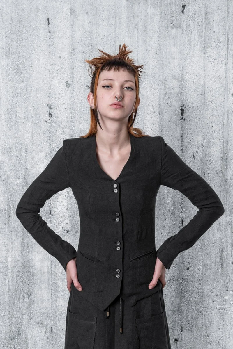 eigensinnig wien | Ada | Schwarze Blusenjacke für Damen aus Leinen