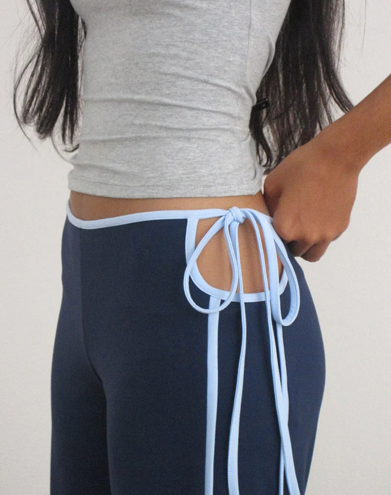 Evander-Hose in Marineblau mit hellblauem Streifen