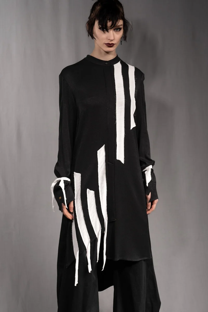 eigensinnig wien | PJ | Elegantes Blusenkleid im extravaganten Grunge Style