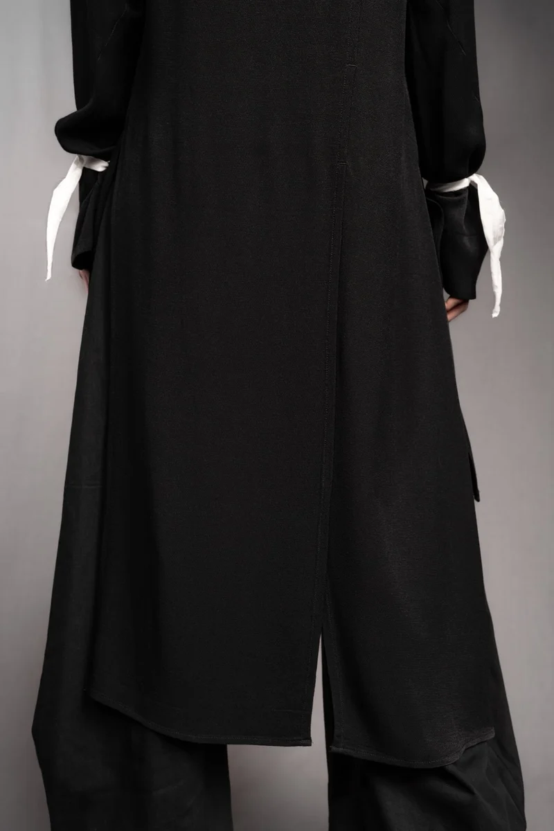 eigensinnig wien | PJ | Elegantes Blusenkleid im extravaganten Grunge Style