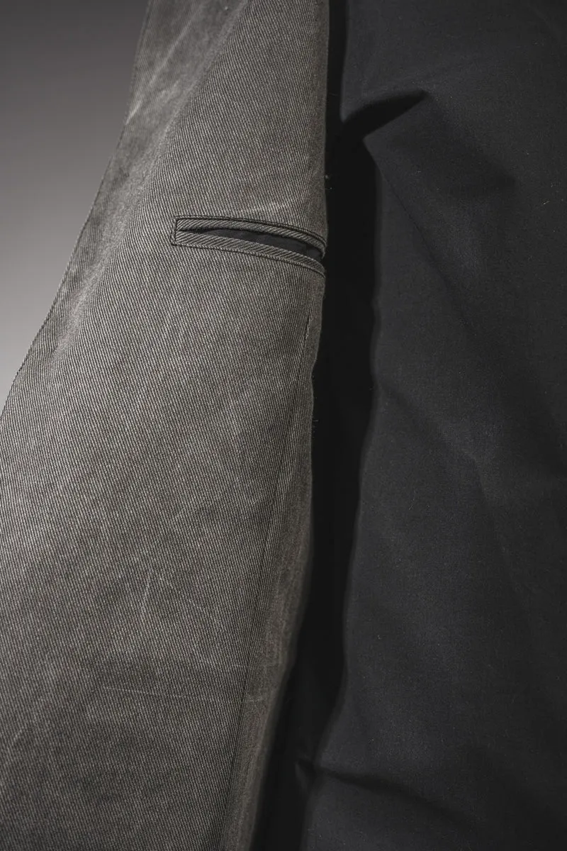 eigensinnig wien | Corey | Außergewöhnliche Designer Jeansjacke für Herren mit Stehkragen in Moosgrau