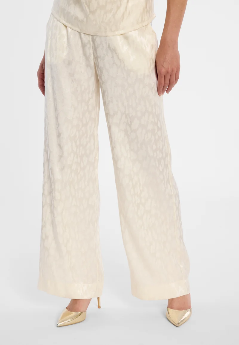 Satinhose Dogla