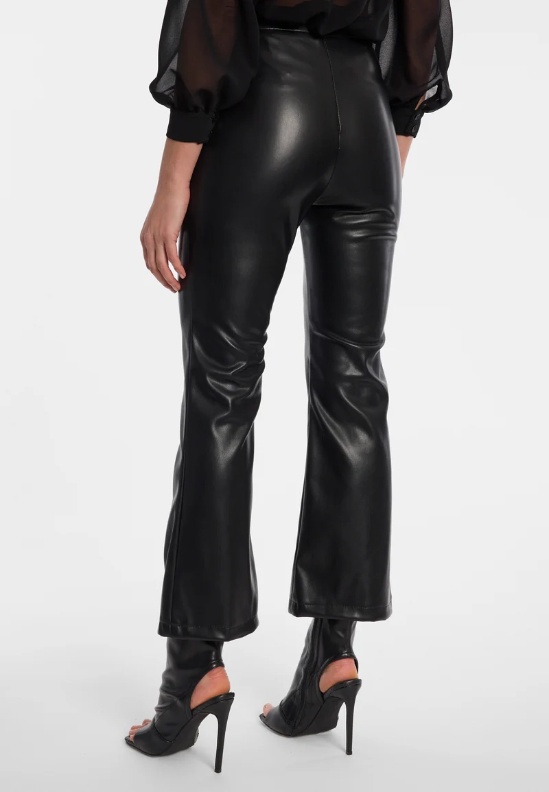 Cropped Flared Hose Eniva