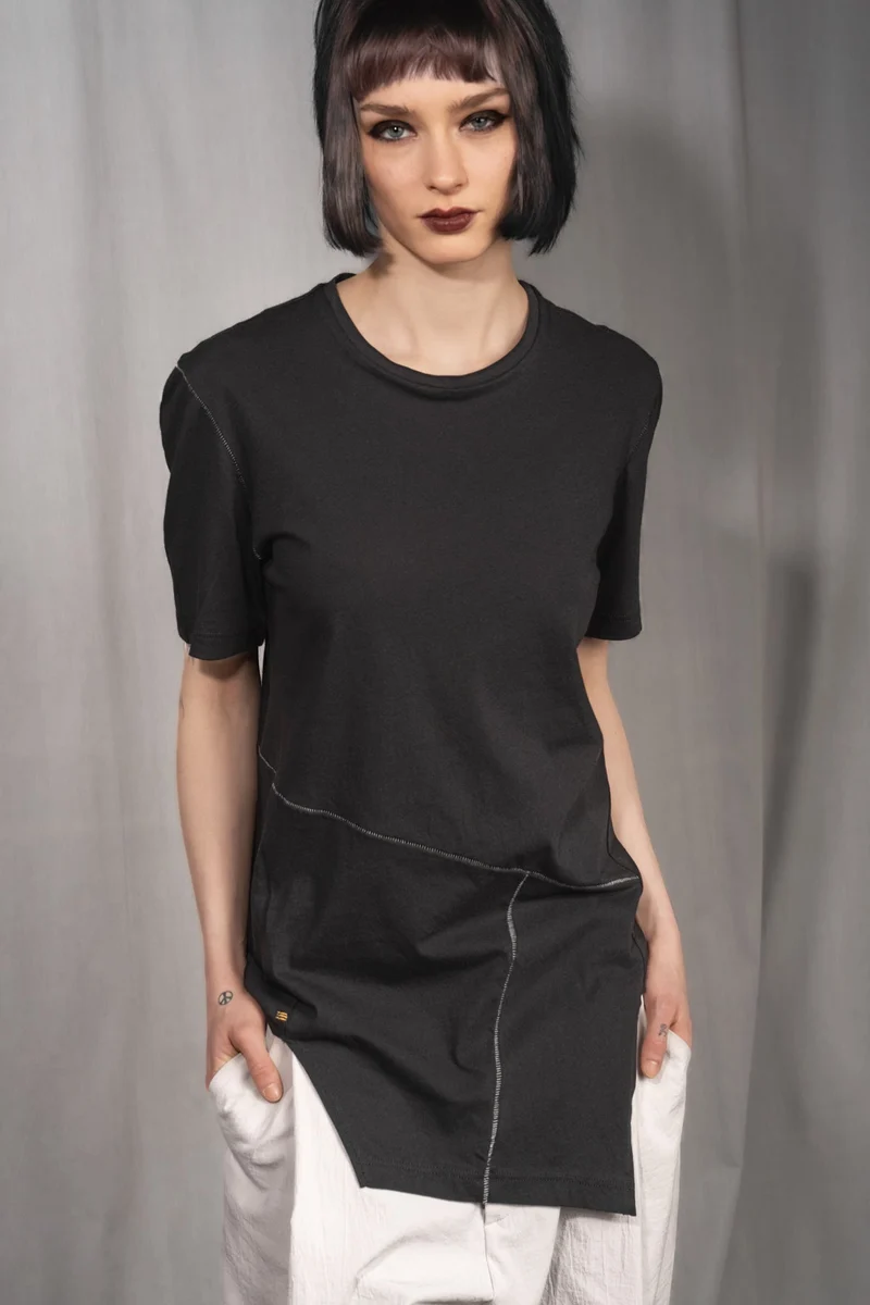 eigensinnig wien | Artmann | Schwarzes, avantgardistisches Long-T-Shirt aus Baumwolle