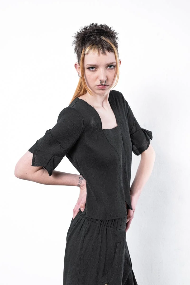 eigensinnig wien | Psyche | Damen Designer Seiden Crop-Top in Schwarz