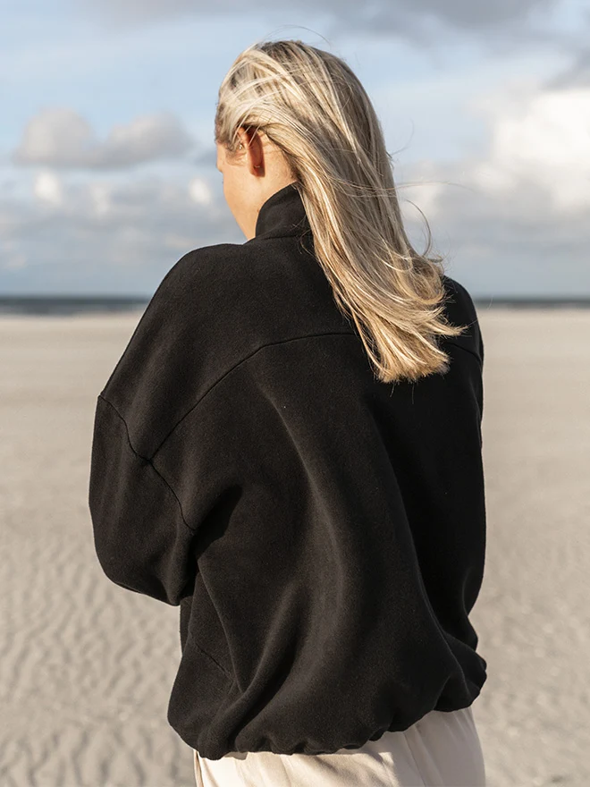 Half-Zip FRIDA – weicher Baumwoll-Fleecepullover in Schwarz