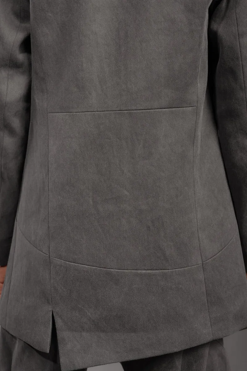 eigensinnig wien | Wotruba | Skulpturaler Herren Cold Dye Rigid Denim Kurzmantel in Moosgrau