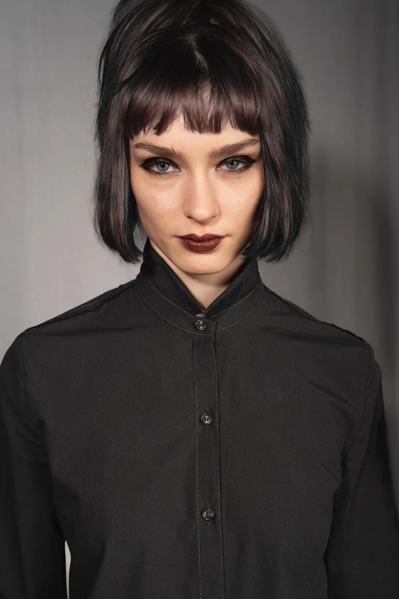 eigensinnig wien | Chomsky | Extravagante, schwarze Hemdbluse für Damen aus japanischer Baumwolle