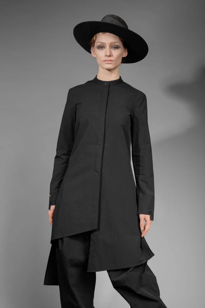 eigensinnig wien | PJ | Asymmetrische, schwarze Designer-Longbluse aus japanischer Baumwolle
