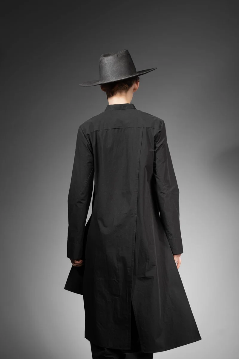 eigensinnig wien | PJ | Asymmetrische, schwarze Designer-Longbluse aus japanischer Baumwolle