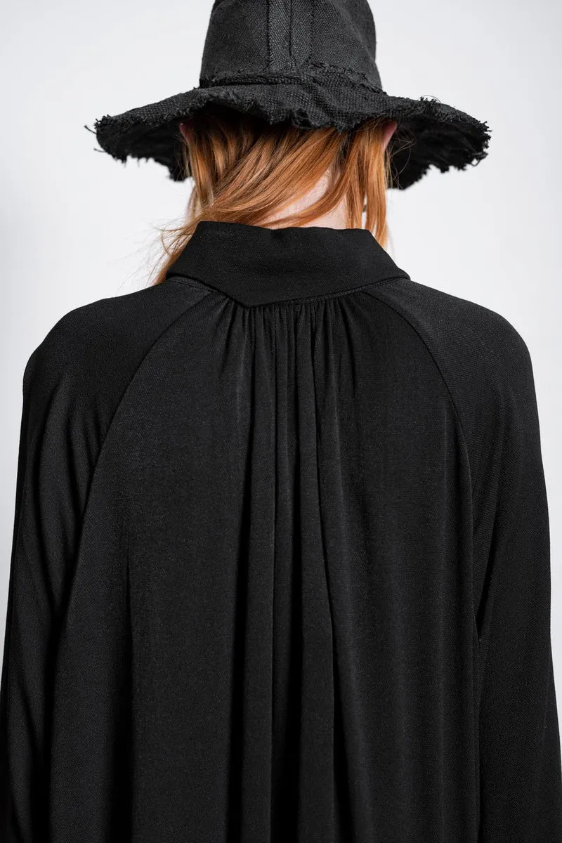 eigensinnig wien | Foucault | Elegantes, schwarzes Oversized Mantelkleid