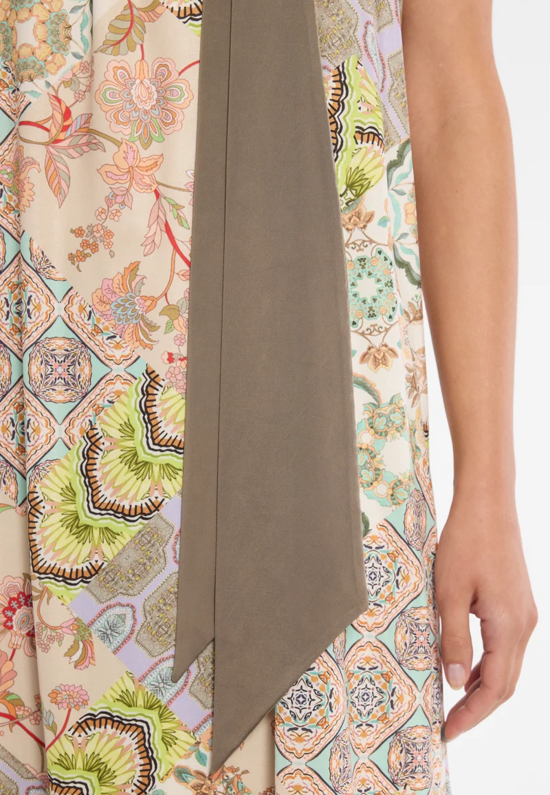 Kleid mit Schal Dorexar