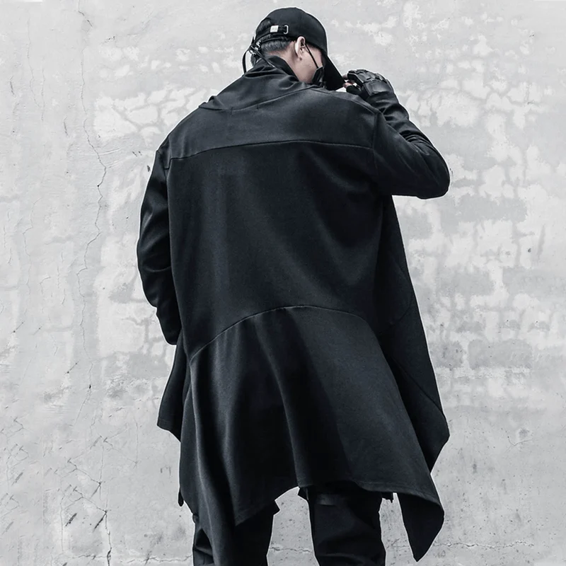 Offener Herren-Techwear-Mantel mit drapiertem Patchwork-Design, unregelmäßigem Saum und Gürtel