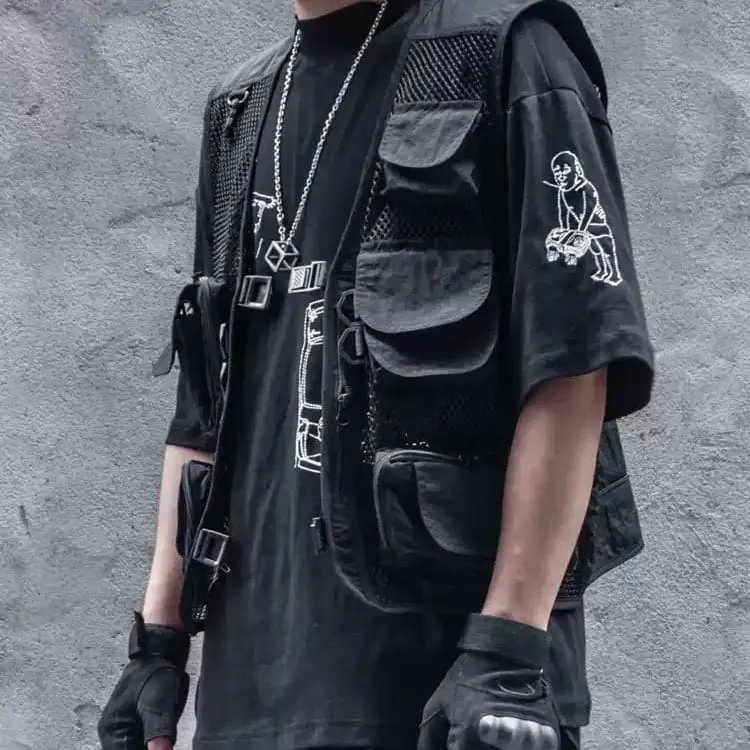 Herren-Techwear-Weste mit mehreren Taschen, Mesh-Einsätzen und Schnallen