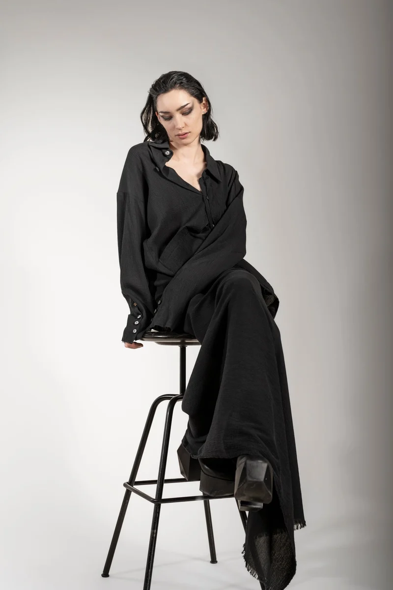 eigensinnig wien | Thoreau | Exklusives Designer Seiden-Shacket in Schwarz