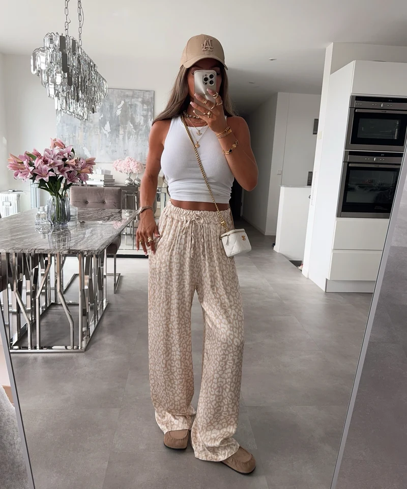 Satin Hose Leo Print Beige