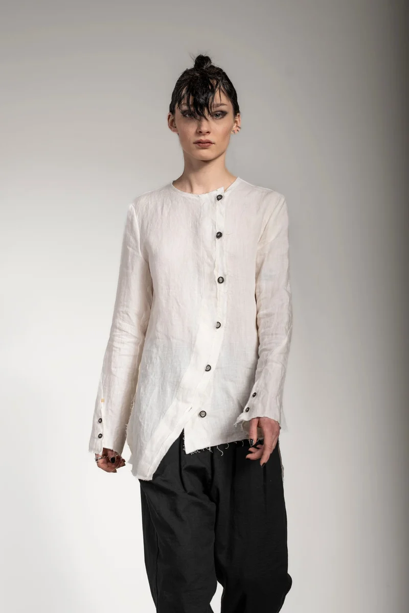 eigensinnig wien | Jelinek | Asymmetrische Designer Bluse aus Leinen für Damen in Weiß