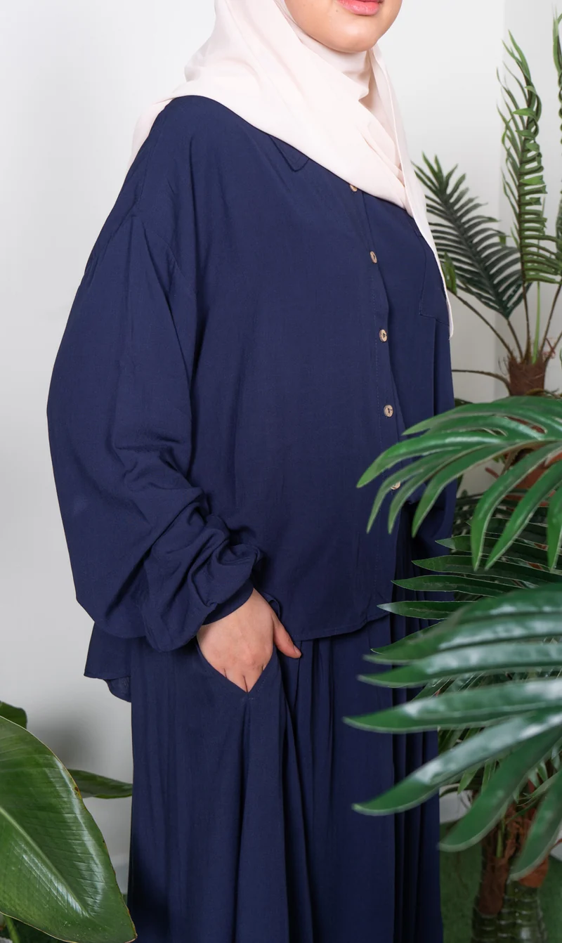 Set aus Viskose und Marineblau