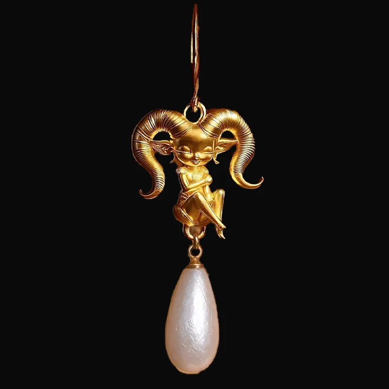 Gothic-Ohrhänger mit Hörner-Motiv und Perlen für Damen