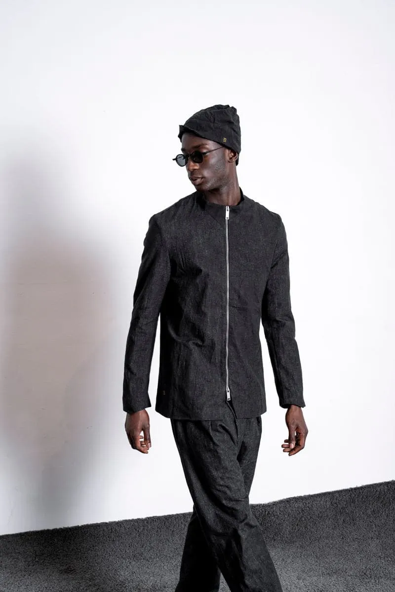 eigensinnig wien | Husserl | Außergewöhnliche Leinenjacke für Herren mit Zipper und Stehkragen in Schwarz