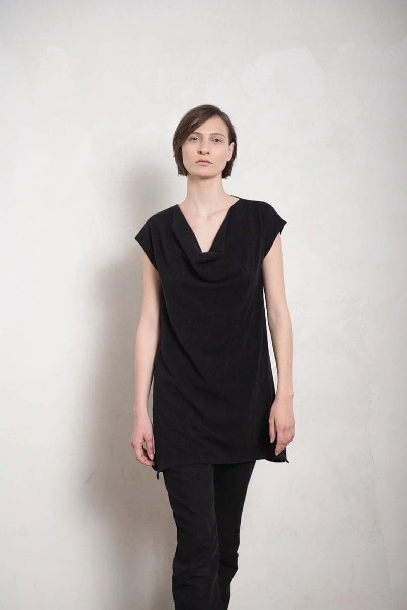 eigensinnig wien | Weil | Lange Bluse und leichtes Sommerkleid aus Leinen in schwarz