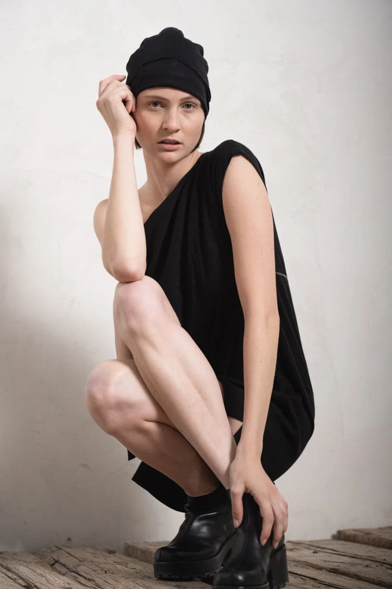eigensinnig wien | Weil | Lange Bluse und leichtes Sommerkleid aus Leinen in schwarz