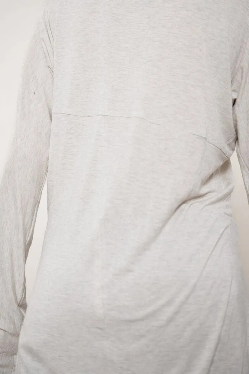 eigensinnig wien | Artmann | Asymmetrischer, leichter Pullover aus Bambus in weiß