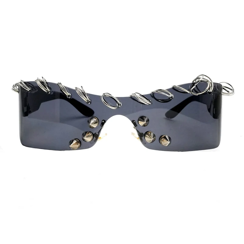 Unisex Cyberpunk Sonnenbrille mit Nietenring