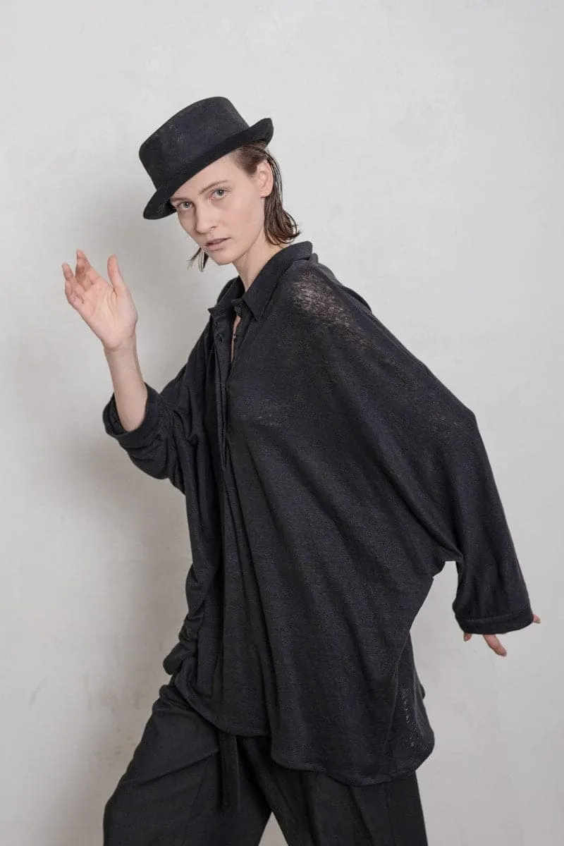 eigensinnig wien | Cicero | Außergewöhnliche Oversize Bluse aus Leinen in Schwarz