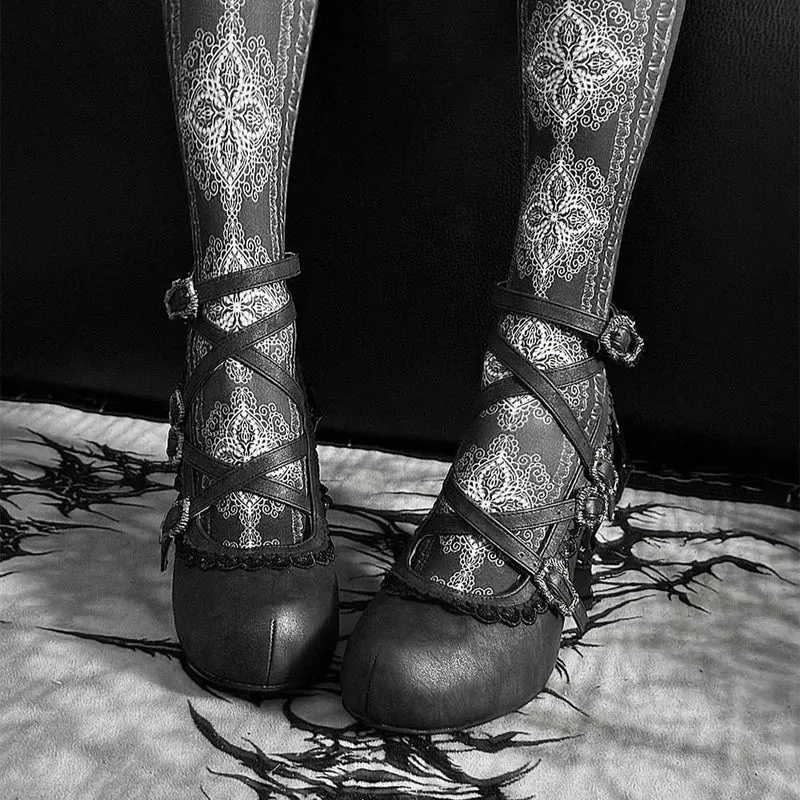 Gothic-Schuhe für Damen mit gekreuzten Schnallenriemen und Skeletthand-Absatz