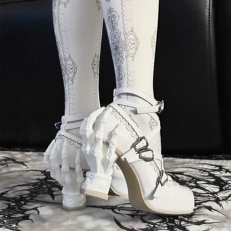 Gothic-Schuhe für Damen mit gekreuzten Schnallenriemen und Skeletthand-Absatz