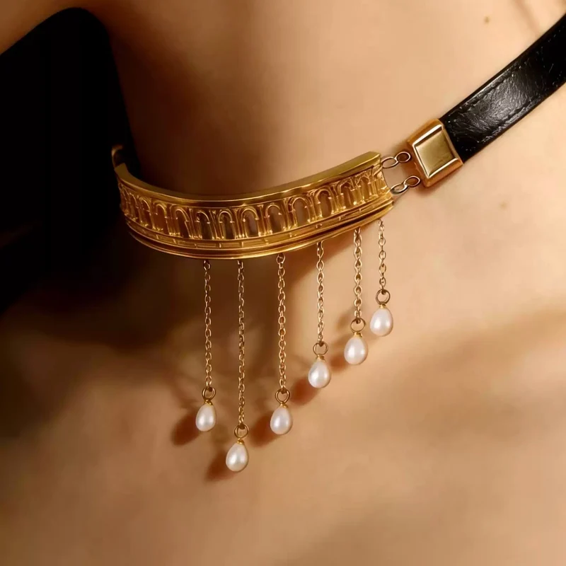 Gothic-Choker für Damen mit Cut-out-Bogen, Perlenquasten