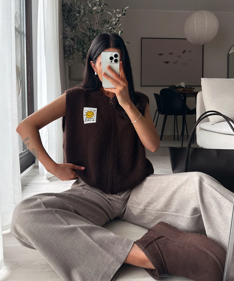 Zip Weste Smiley Naia Braun