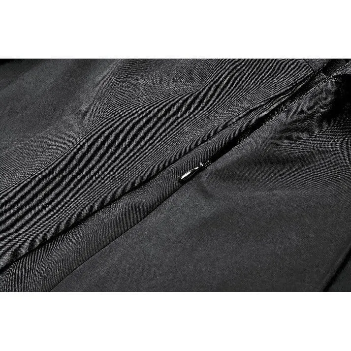 Gothic-Kleid für Damen mit Schnallenriemen und tiefem V-Ausschnitt