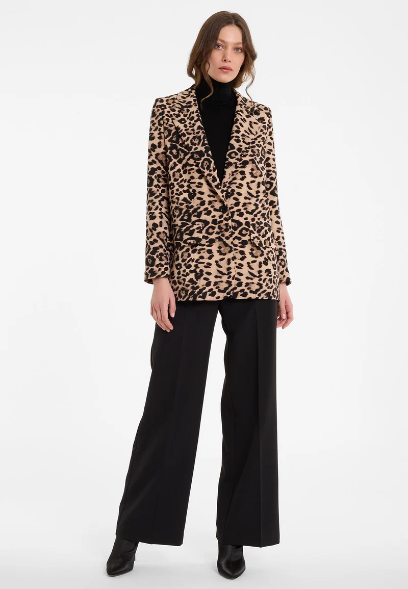 Blazer Ada