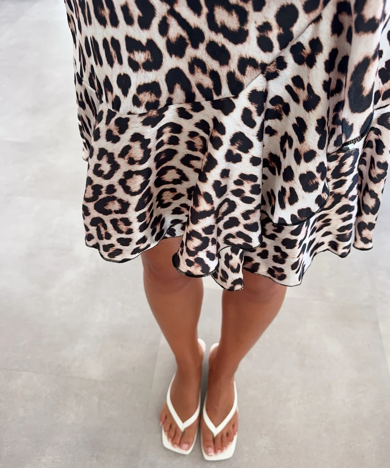Leo Kleid Pelita