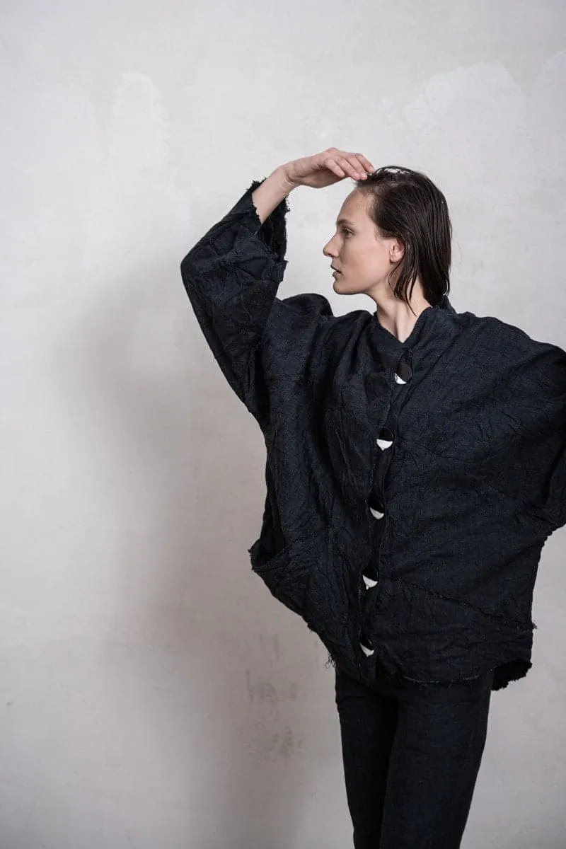 eigensinnig wien | Hemingway | Extravagante Kimono Jacke aus Leinen in anthrazit