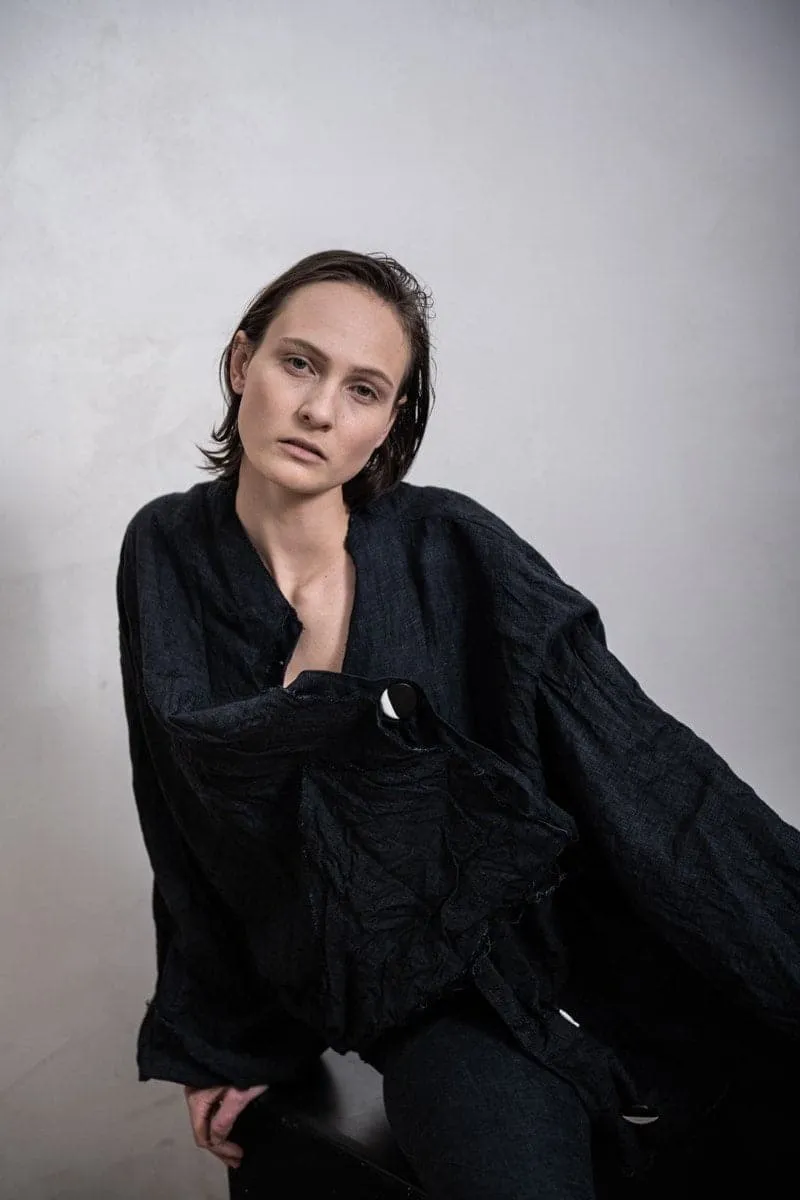 eigensinnig wien | Hemingway | Extravagante Kimono Jacke aus Leinen in anthrazit