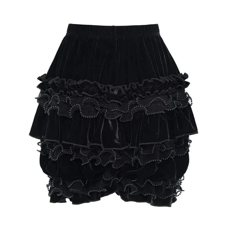 Schwarze Gothic-Shorts aus Samt für Damen mit mehreren Lagen, Perlenbesatz und Rüschen.