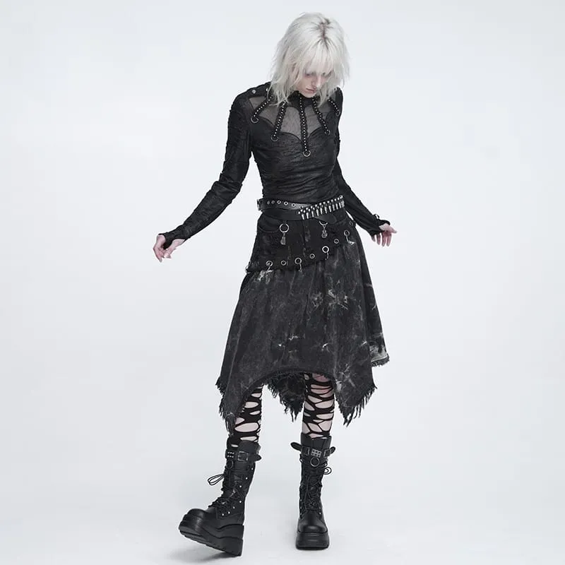 Punk-Rock für Damen mit Ösen, Ringen, offener Kante und unregelmäßigem Saum