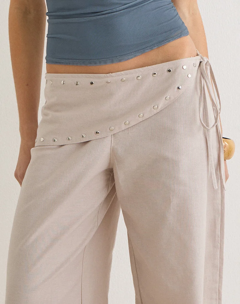 Doka-Hose aus Stone Linen mit Nietenbesatz