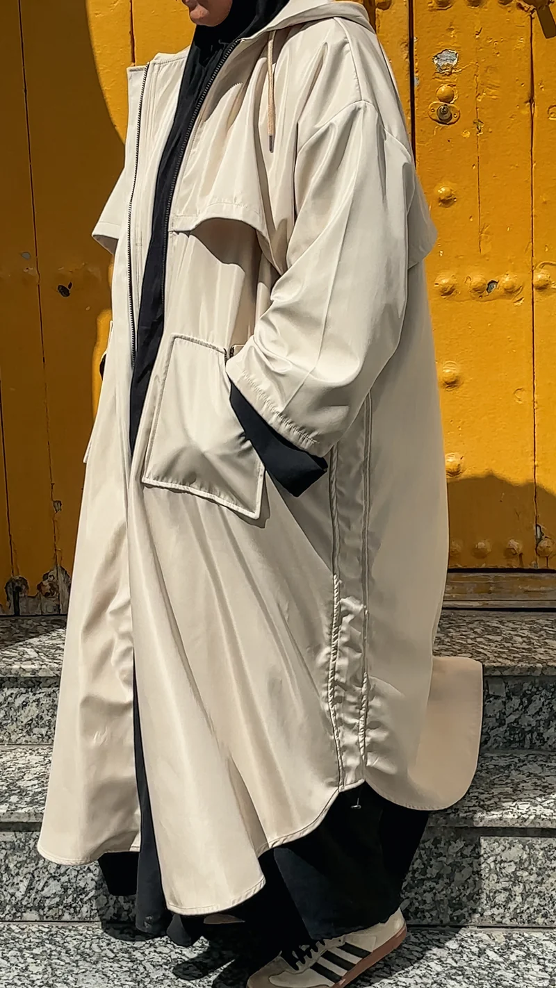 Amtar Bescheidener Regenmantel - Creme