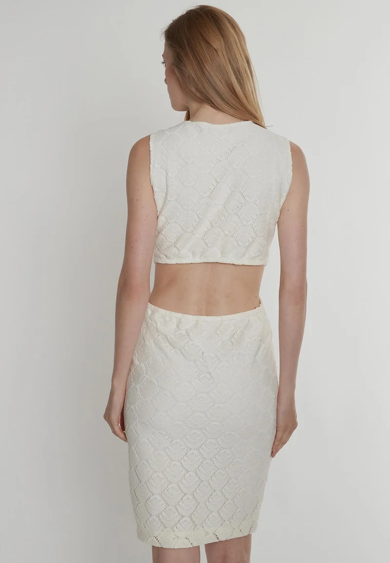 Cut Out Kleid Pagina