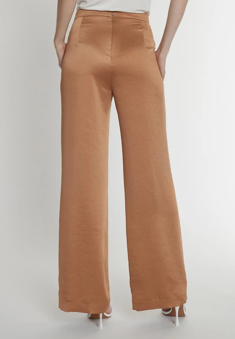 Satinhose Pahisea