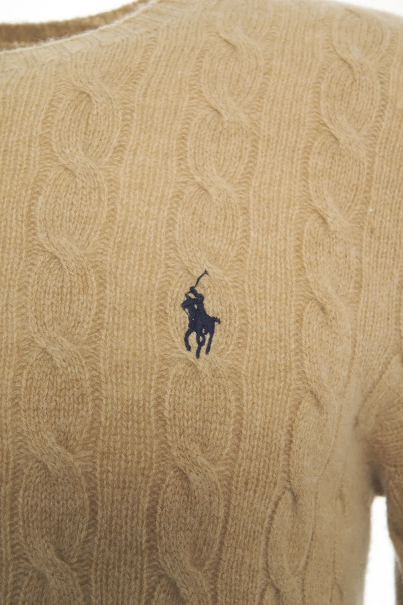 Maglia con ricamo logo