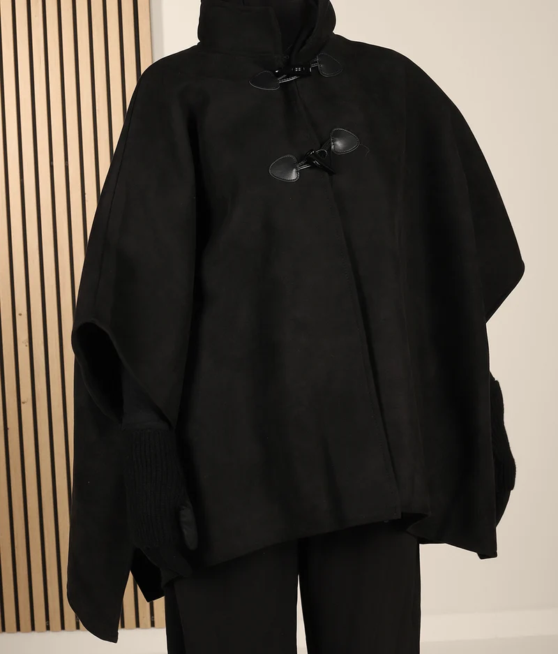 Poncho aus Wildleder