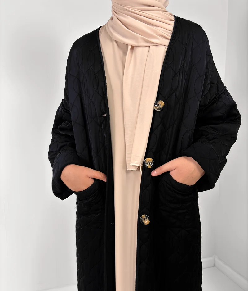 Amina Steppmantel – Schwarz