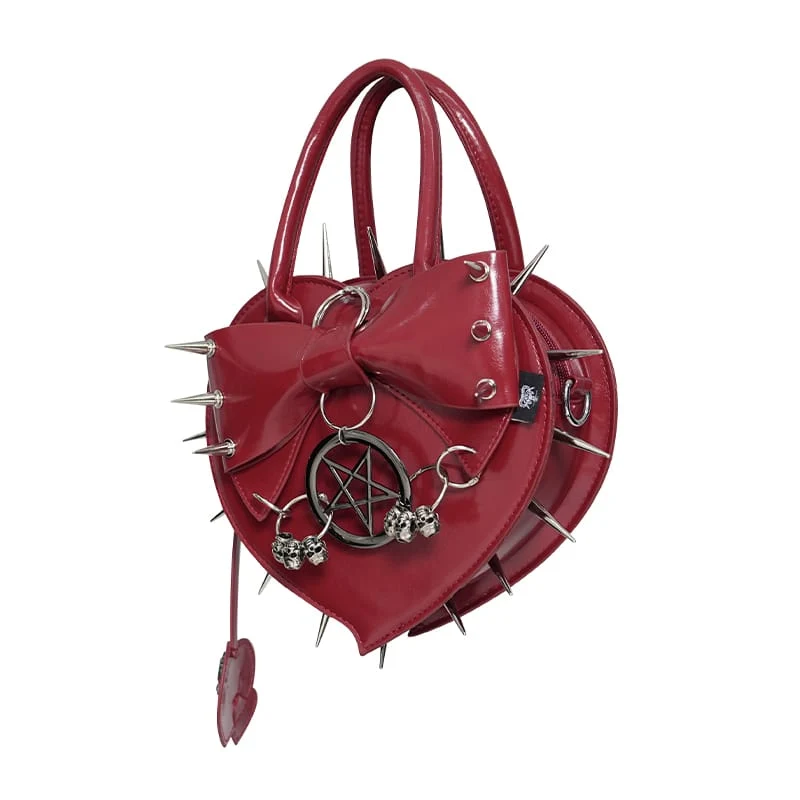 Rote gotische Damenhandtasche mit Pentagramm, Stacheln und herzförmigem Muster