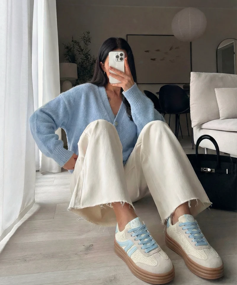Sneaker Smiley Hellblau